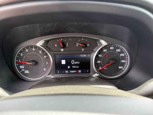 Used 2023 GMC Acadia SLT AWD/4WD image 18