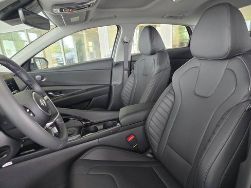 New 2026 Hyundai Elantra Limited FWD image 16