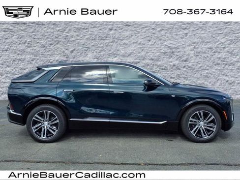 New 2025 Cadillac Lyriq Luxury w/ LPO, Floor Liner Package image 4