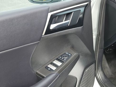 Used 2025 Mitsubishi Outlander SE AWD/4WD image 15