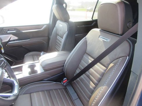 New 2026 GMC Acadia Denali Ultimate AWD/4WD image 12