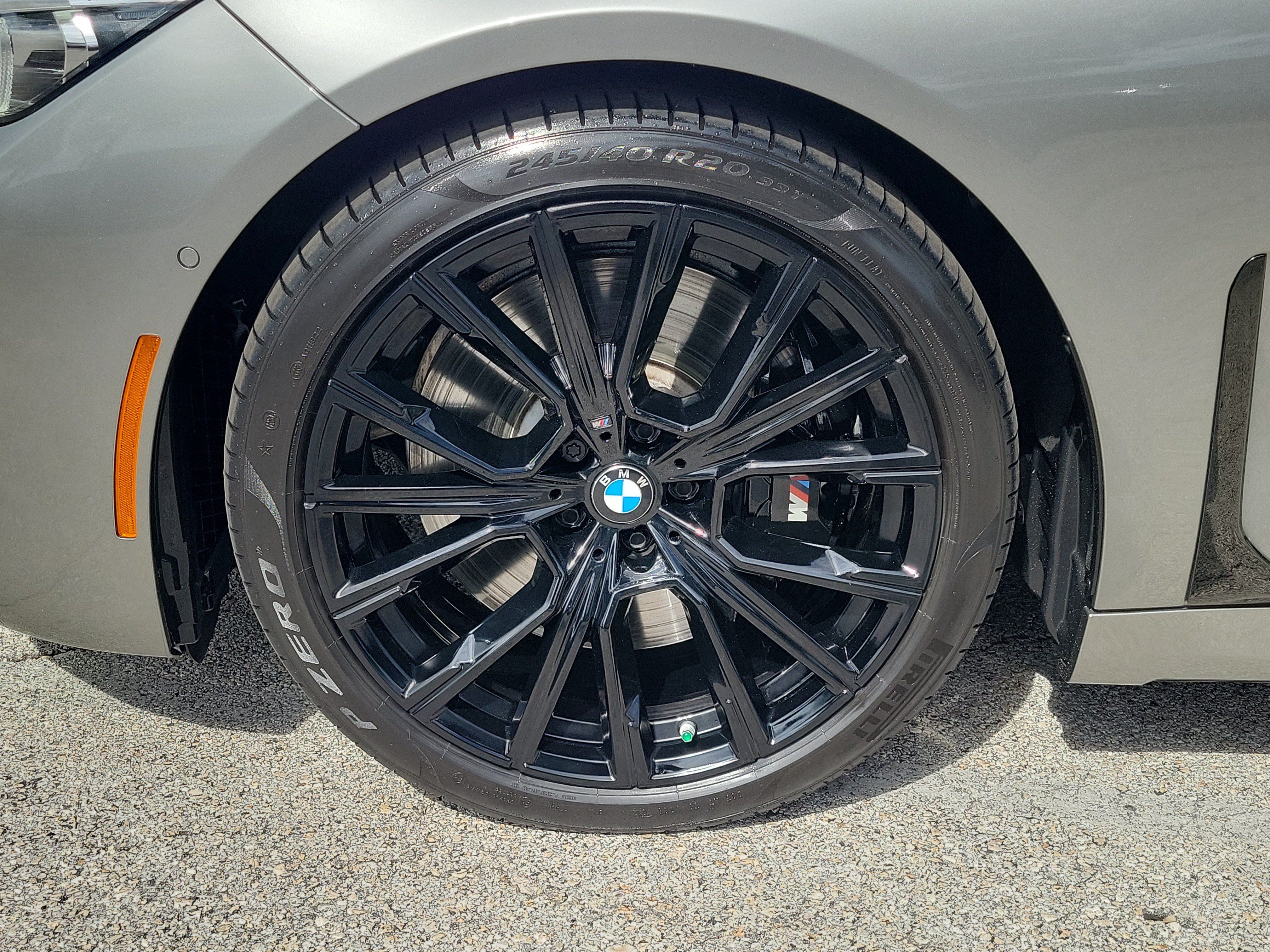 Used 2022 BMW 740i w/ M Sport Package RWD image 5