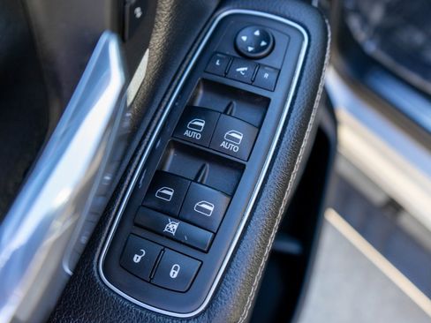 Used 2019 RAM 1500 Laramie image 18