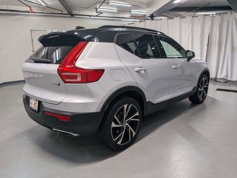 Used 2020 Volvo XC40 T5 R-Design w/ Protection Package Premier AWD/4WD image 3