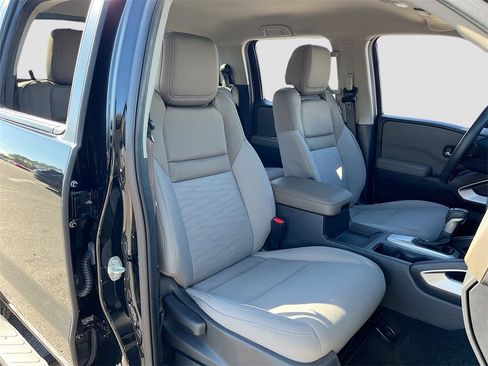 Used 2022 Nissan Frontier SV image 25