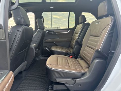 New 2026 GMC Acadia Denali Ultimate w/ LPO, Floor Liner Package image 13