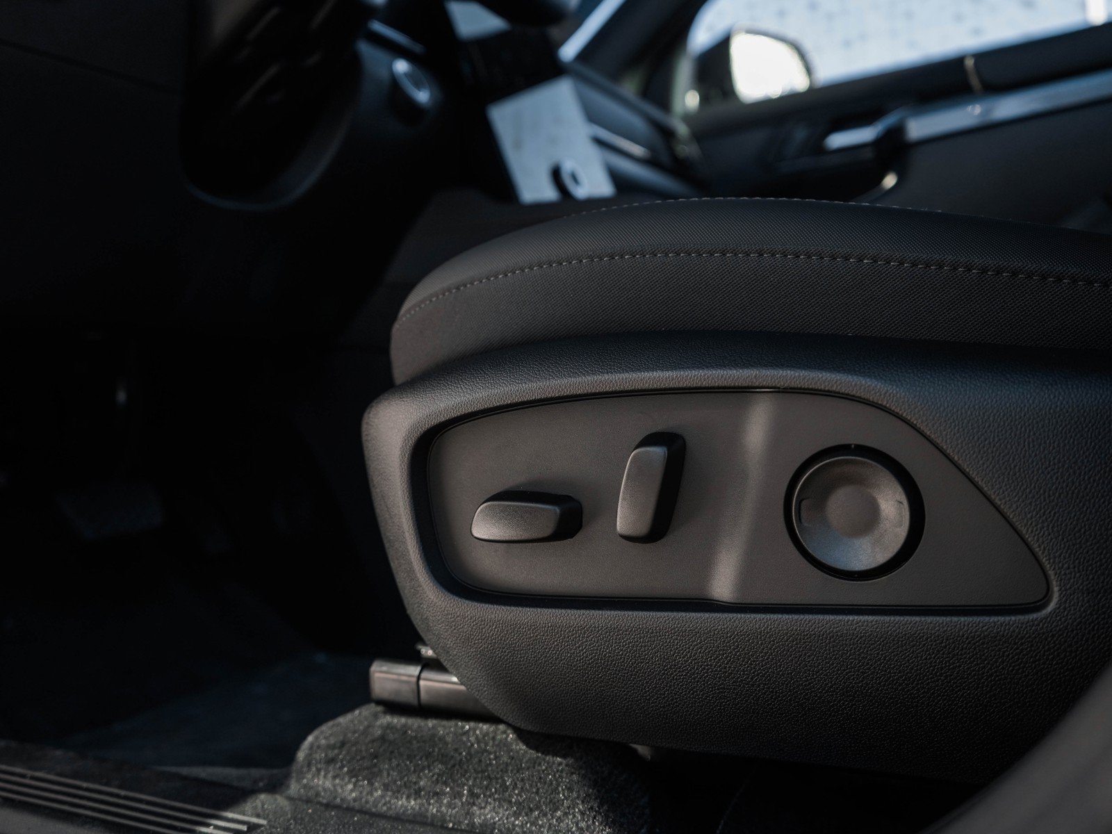 New 2027 GMC Terrain AT4 w/ Convenience Package III AWD/4WD image 18