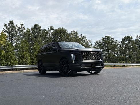 Used 2026 Cadillac Escalade Platinum Sport w/ LPO, ONYX Package AWD/4WD image 53