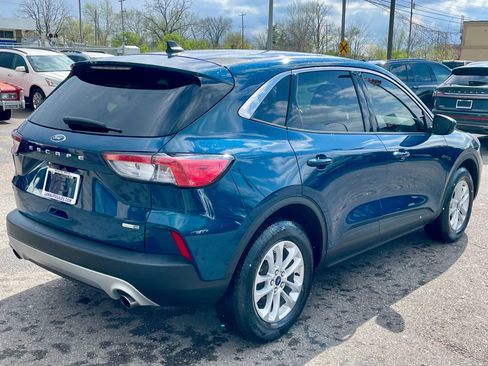 Used 2020 Ford Escape SE image 5