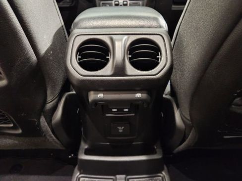 Used 2024 Jeep Wrangler Unlimited Rubicon 4xe AWD/4WD image 29