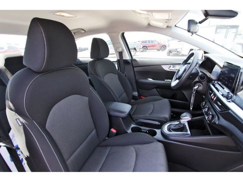 Used 2023 Kia Forte LXS FWD image 28