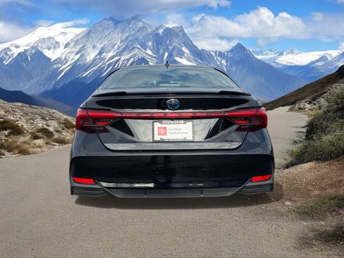 Used 2022 Toyota Avalon XSE image 4