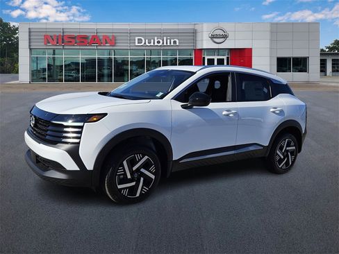 New 2026 Nissan Kicks SV image 1