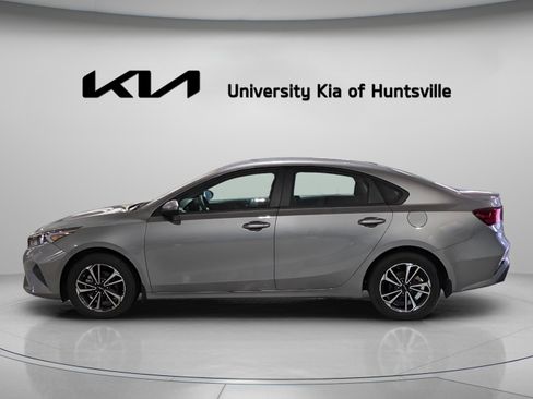 Used 2024 Kia Forte LXS image 6
