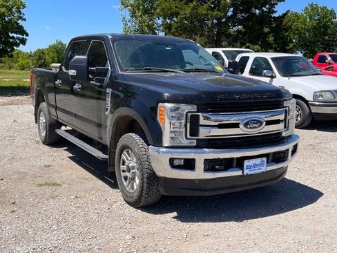 Used 2017 Ford F250 XLT w/ XLT Value Package AWD/4WD image 1