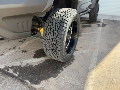 Used 2019 Chevrolet Colorado ZR2 AWD/4WD image 2