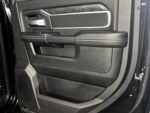 Used 2024 RAM 2500 Big Horn w/ Safety Group image 31