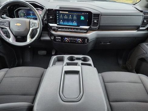 Used 2025 Chevrolet Silverado 1500 LT image 10