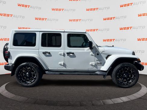 Used 2018 Jeep Wrangler Unlimited Sahara w/ Uconnect 4C Nav & Sound Group AWD/4WD image 6