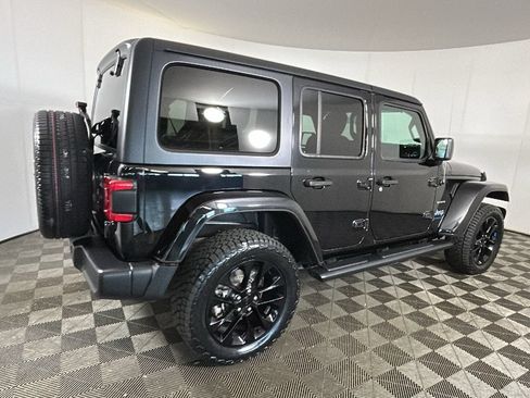 Used 2023 Jeep Wrangler Unlimited Sahara w/ Cold Weather Group AWD/4WD image 2