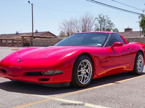 Used 1999 Chevrolet Corvette Coupe w/ Memory Pkg RWD image 18