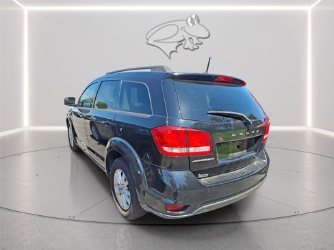 Used 2019 Dodge Journey SE FWD image 4