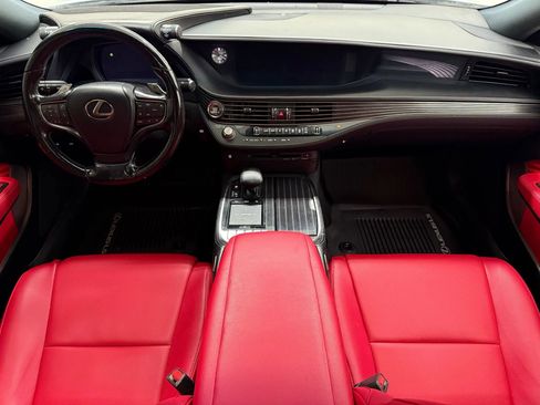 Used 2018 Lexus LS 500 w/ Accessory Package (Z2) image 2