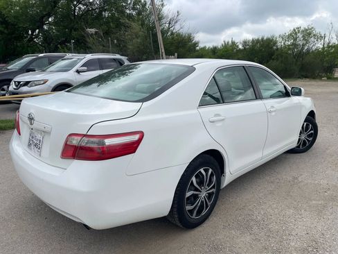 Used 2008 Toyota Camry LE FWD image 3