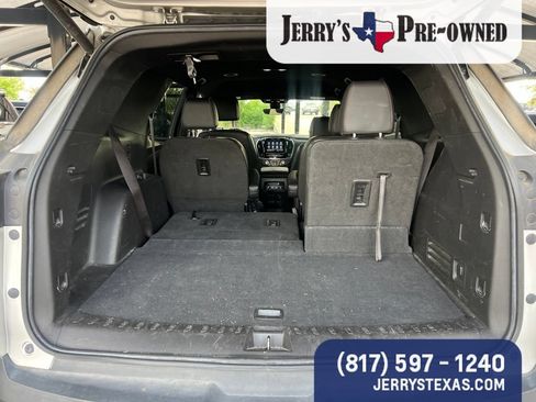 Used 2022 Chevrolet Traverse RS FWD image 14