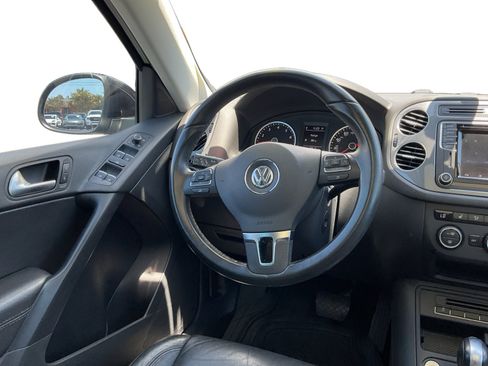 Used 2017 Volkswagen Tiguan Sport AWD/4WD image 11