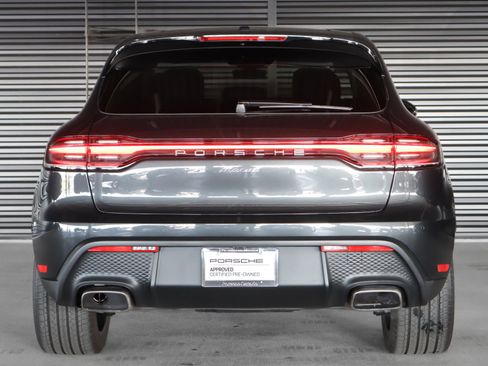 Used 2025 Porsche Macan image 9