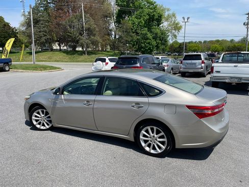 Used 2013 Toyota Avalon XLE Touring FWD image 9
