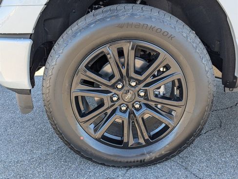 New 2025 Ford F150 Platinum w/ FX4 Off-Road Package image 13