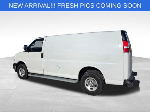 Used 2024 Chevrolet Express 2500 w/ Driver Convenience Package image 4
