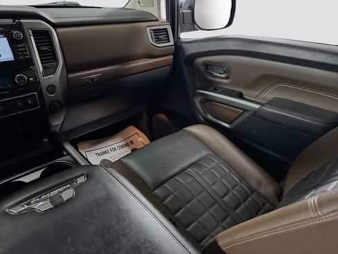 Used 2018 Nissan Titan Platinum Reserve image 22