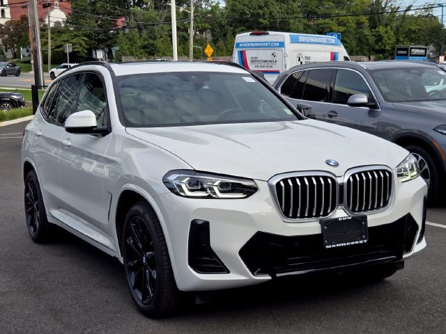 Used 2024 BMW X3 xDrive30i w/ Premium Package AWD/4WD image 3