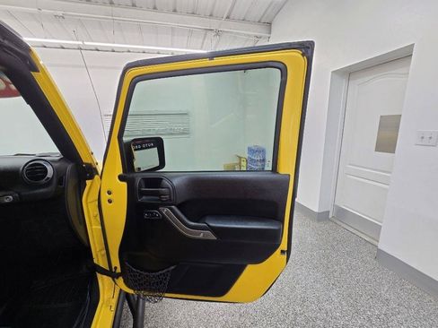 Used 2015 Jeep Wrangler Unlimited Sport w/ Quick Order Package 24S AWD/4WD image 28