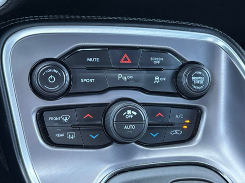 Used 2022 Dodge Challenger GT AWD/4WD image 10