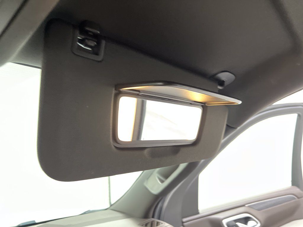 Used 2024 GMC Yukon SLT RWD image 70
