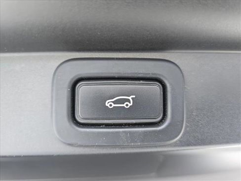 Used 2023 Land Rover Range Rover Long Wheelbase SE image 15