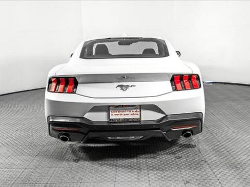 Used 2024 Ford Mustang Coupe image 6