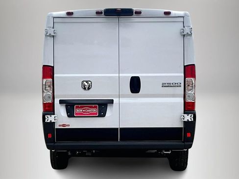 New 2024 RAM ProMaster 2500 w/ Convenience Group FWD image 3