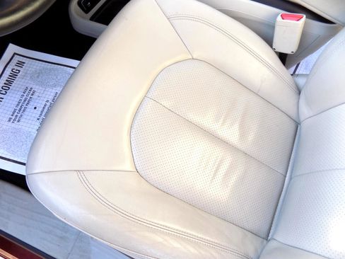 Used 2017 Chrysler Pacifica Touring-L Plus w/ Tire & Wheel Group image 35