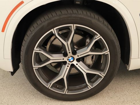 Used 2024 BMW X5 sDrive40i w/ M Sport Package image 33