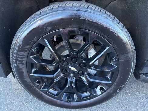 Used 2023 Chevrolet Suburban LS image 11