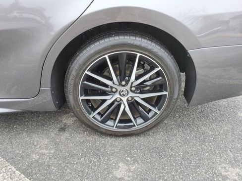 Used 2022 Toyota Camry SE w/ Convenience Package image 11