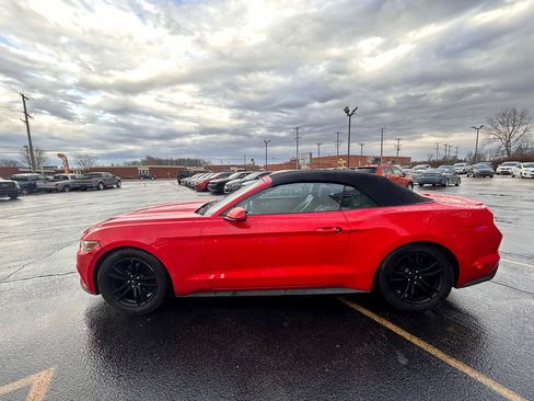 Used 2016 Ford Mustang Premium image 9