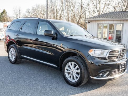 Used 2019 Dodge Durango SXT image 4