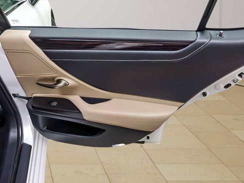 Used 2020 Lexus ES 350 w/ Accessory Package 2 FWD image 26