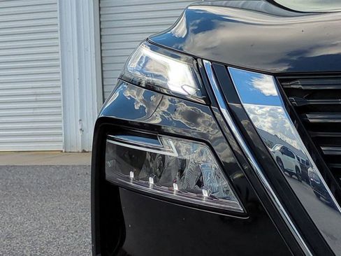 Certified 2023 Nissan Rogue SV image 10